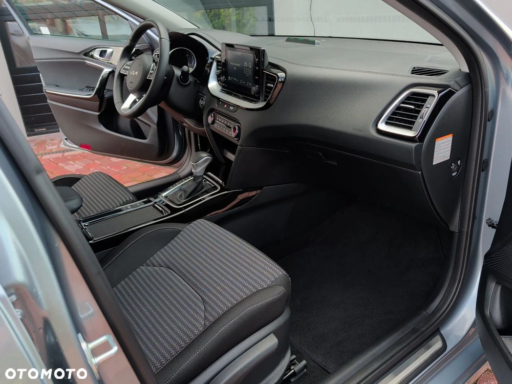Kia Ceed 1.6 GDI PHEV L DCT - 13