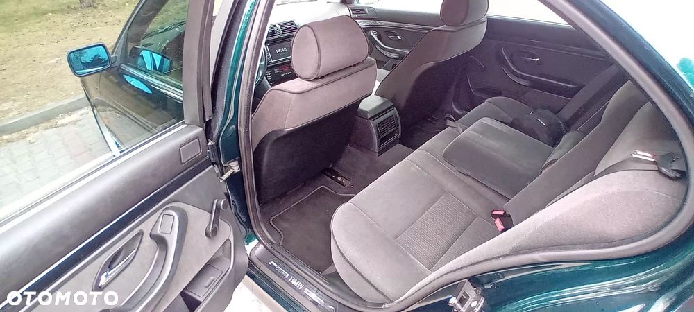 BMW Seria 5 520i - 22