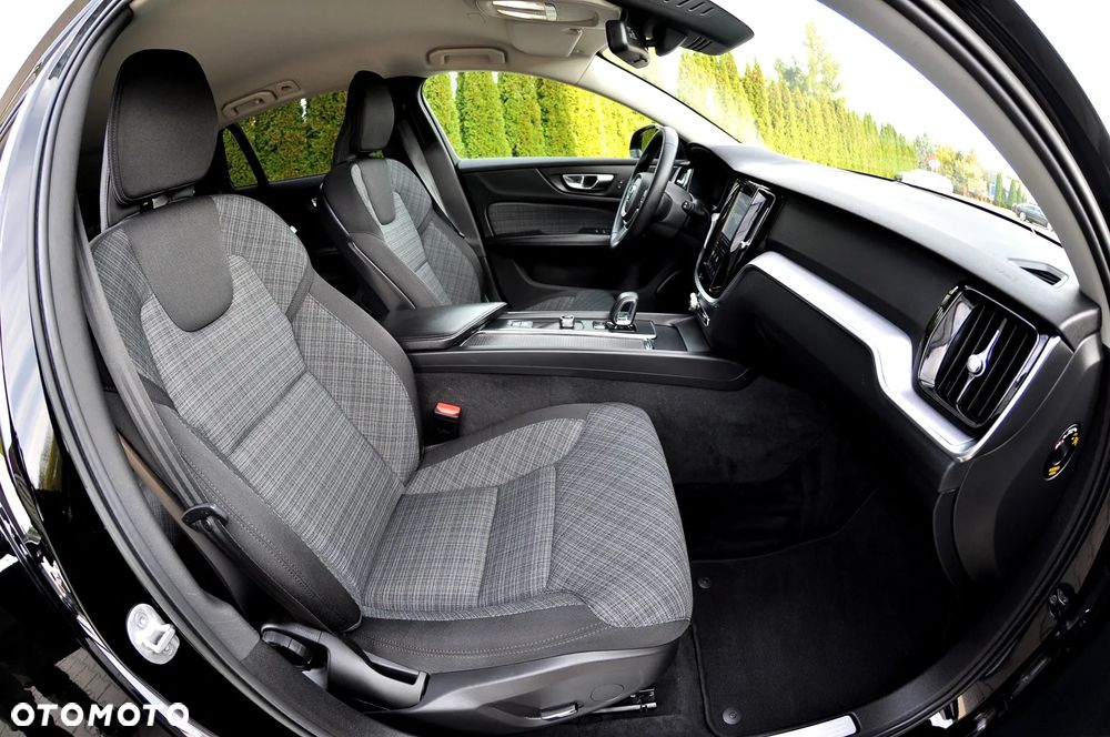 Volvo V60 B3 B Geartronic Momentum Pro - 23