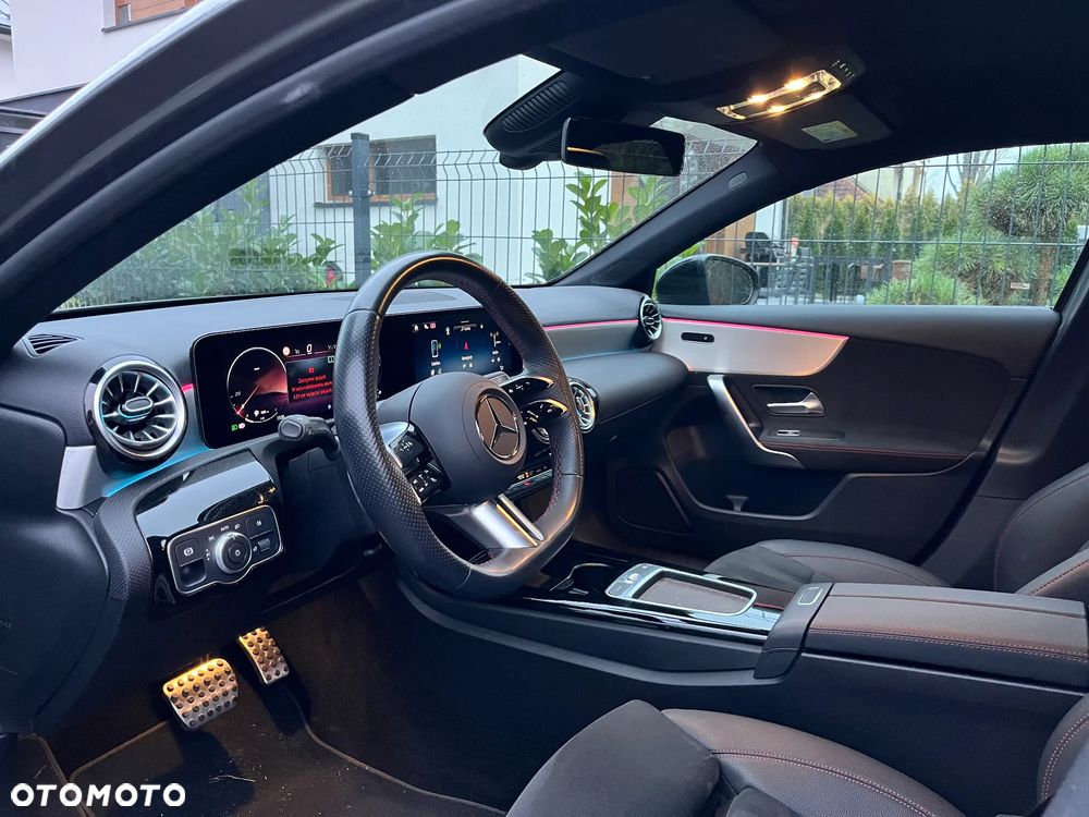 Mercedes-Benz Klasa A 200 AMG Line 7G-DCT - 2