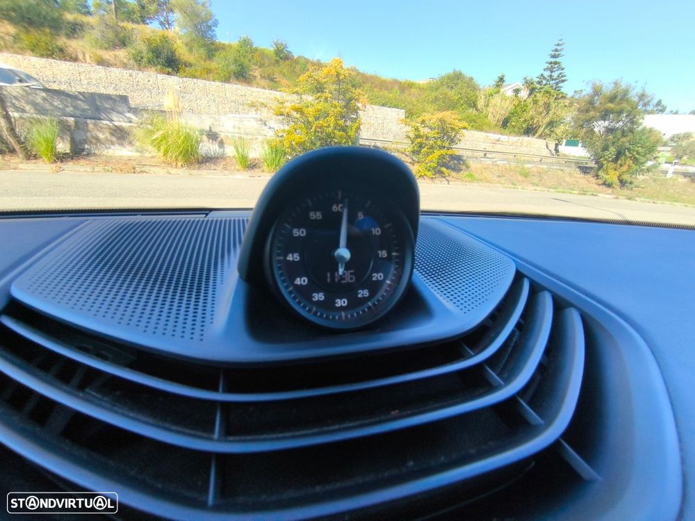 Porsche Taycan 4S - 14