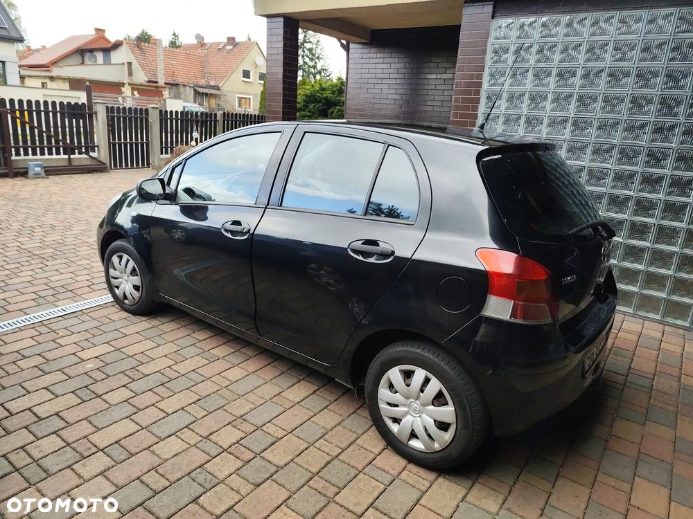 Toyota Yaris - 12