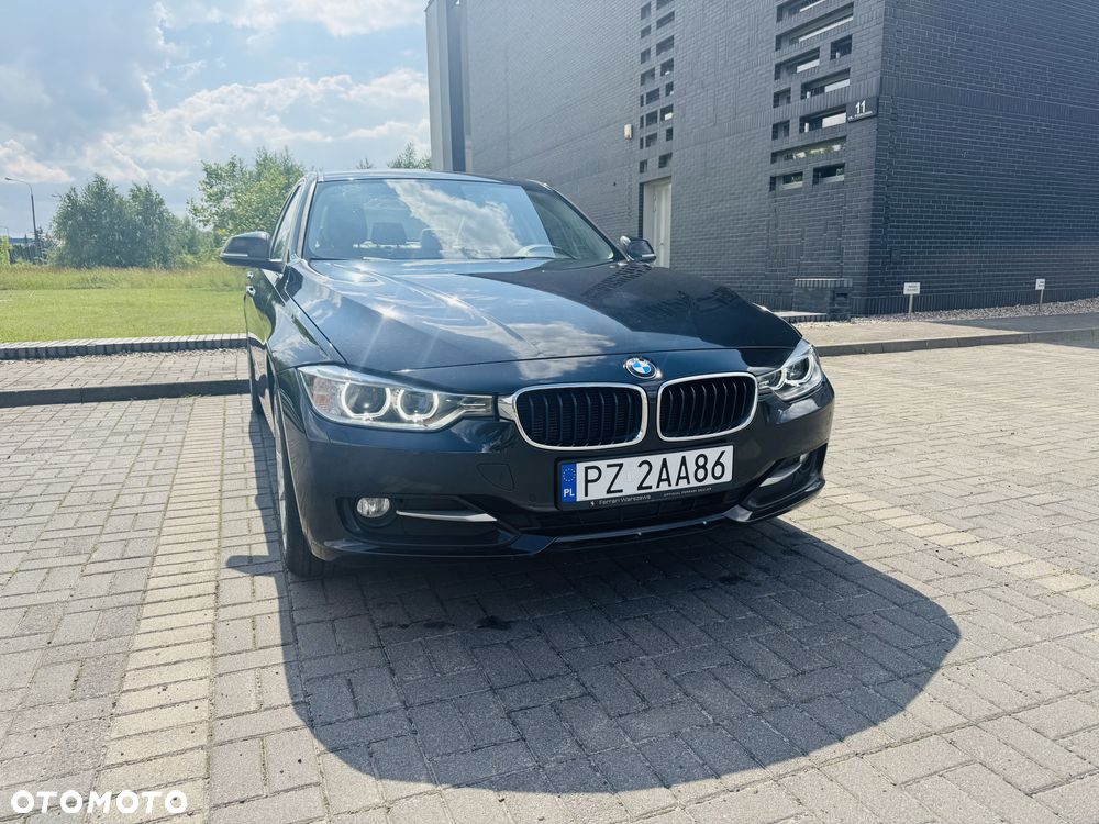 BMW Seria 3 328i xDrive Sport-Aut Luxury Line - 7