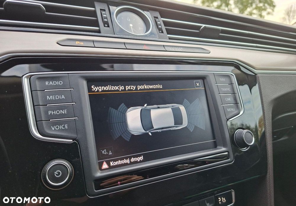 Volkswagen Passat - 38