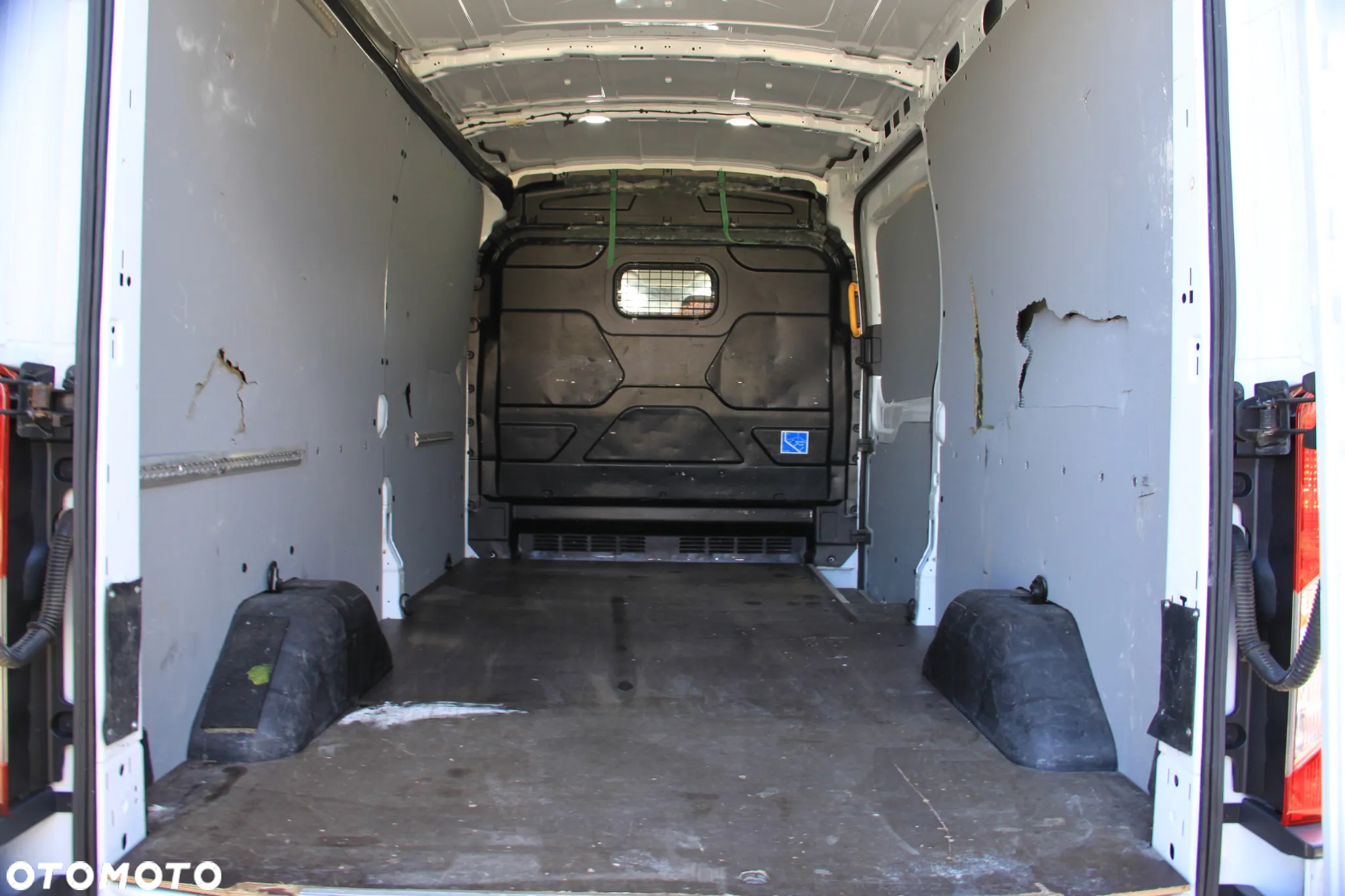 Ford Transit - 11