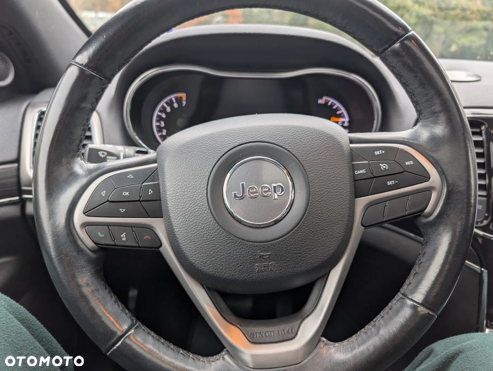 Jeep Grand Cherokee - 29