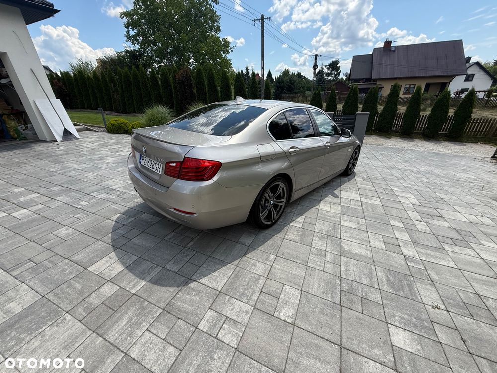 BMW Seria 5 528i xDrive Sport-Aut Luxury Line - 10