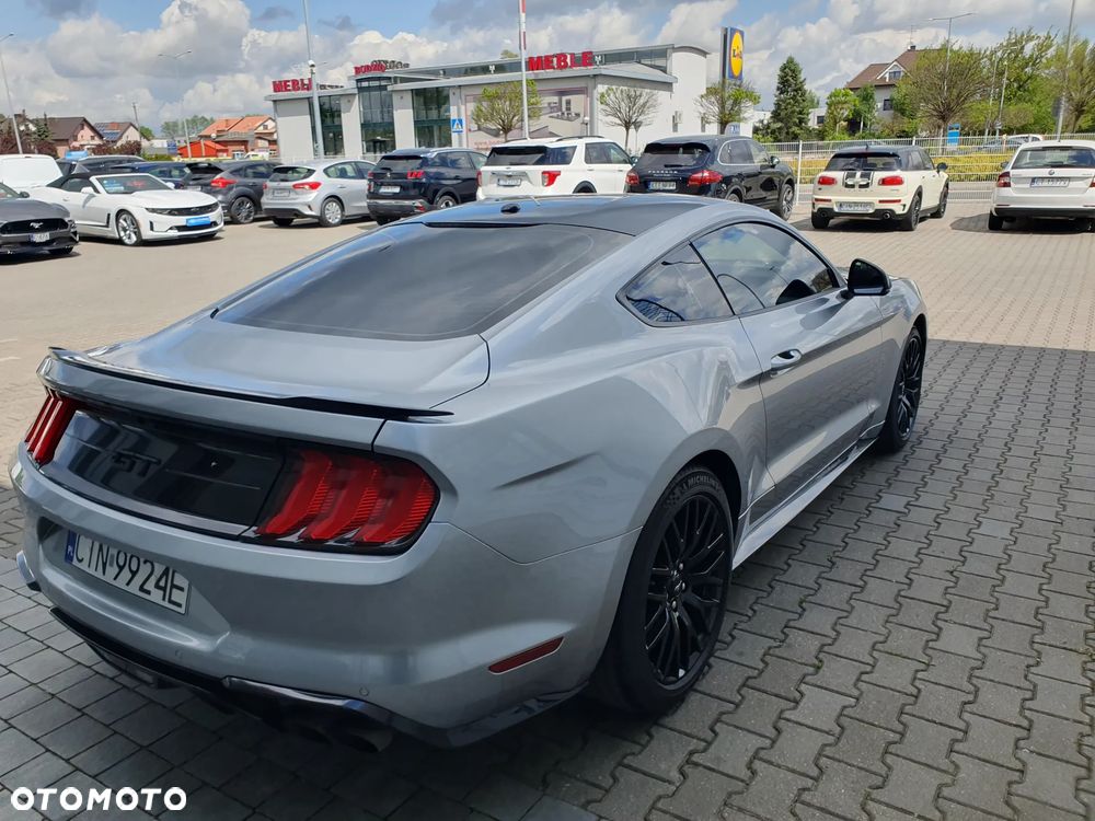 Ford Mustang - 6