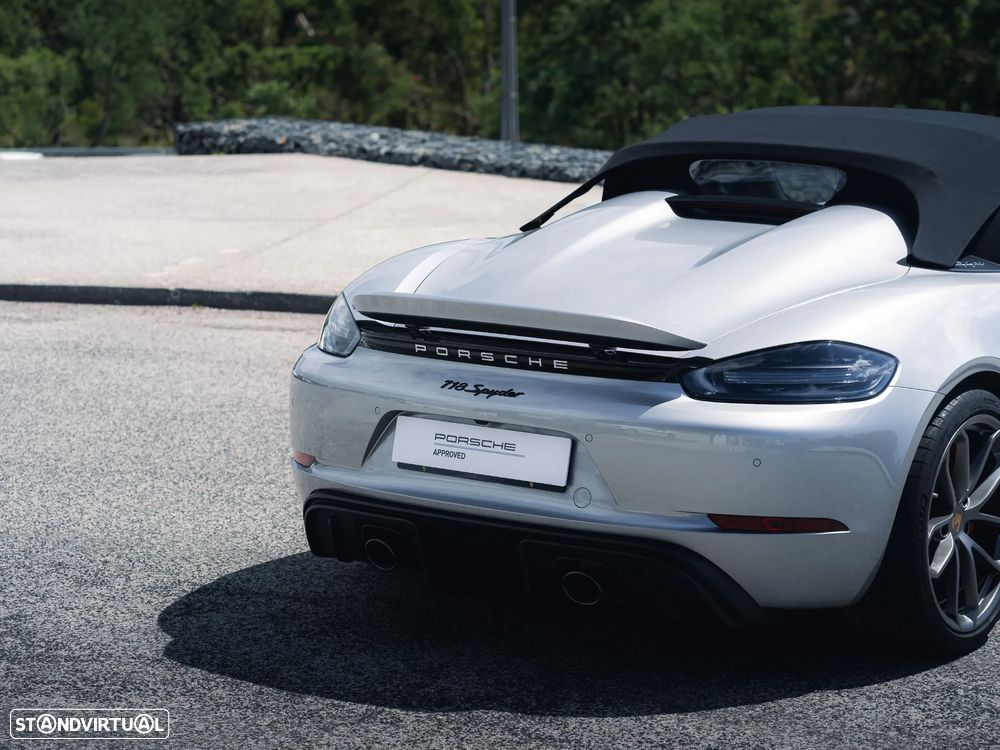 Porsche 718 Spyder - 31