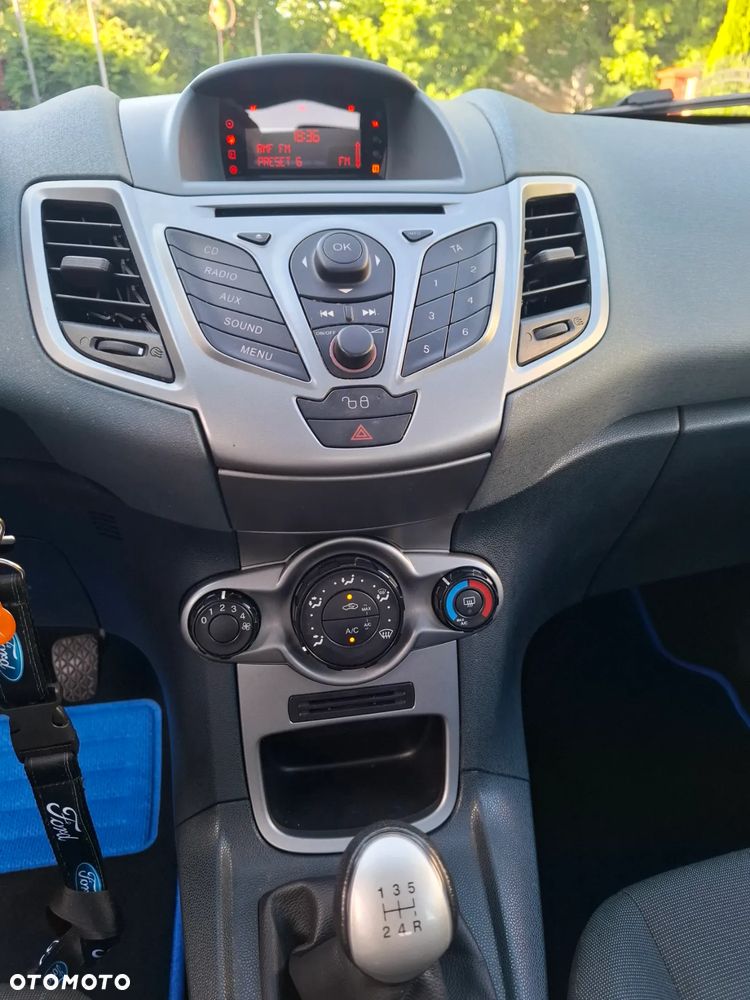 Ford Fiesta 1.25 Silver X (Trend) EU5 - 10