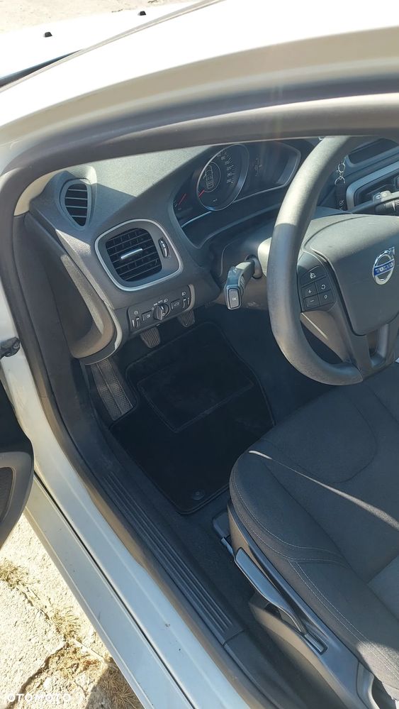 Volvo V40 - 16
