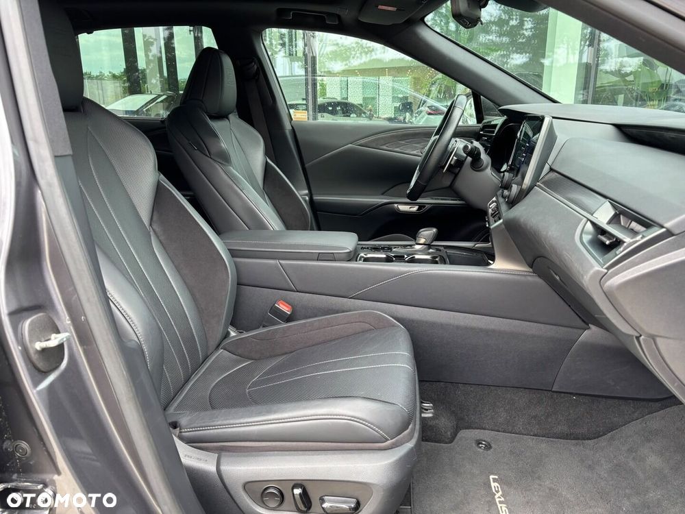 Lexus RX - 23