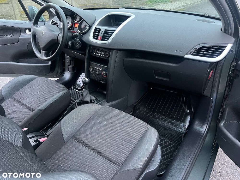 Peugeot 207 - 7
