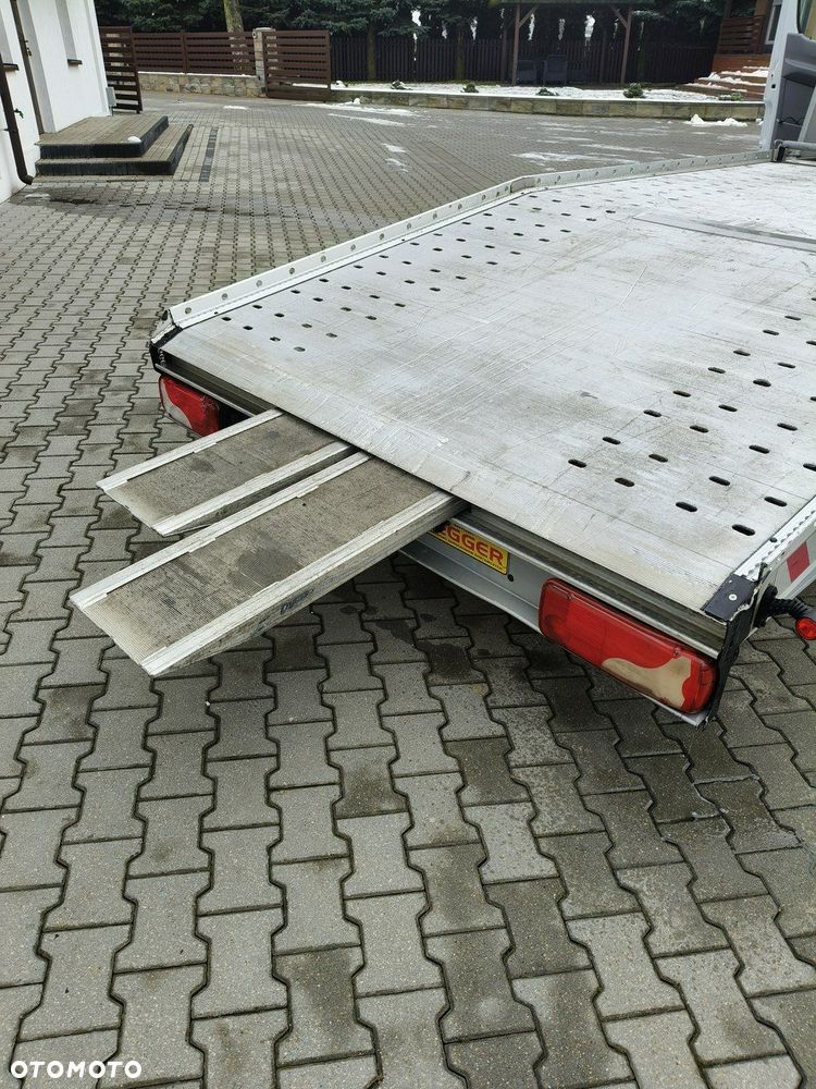 Mercedes-Benz Sprinter - 11