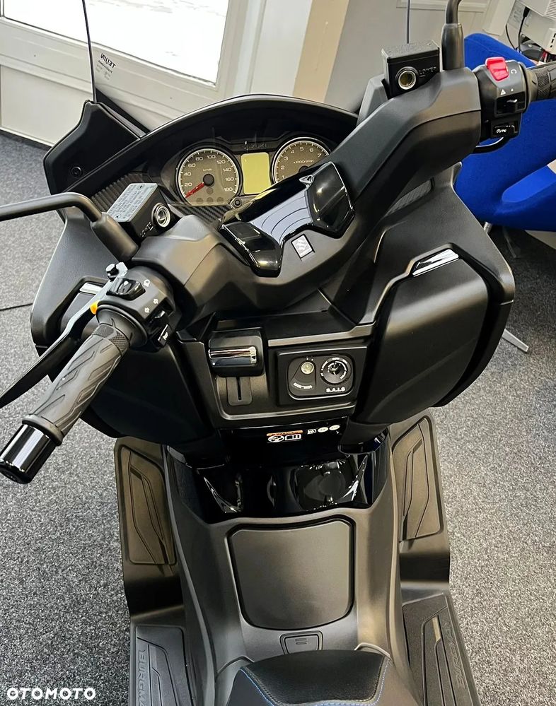 Suzuki Burgman - 13