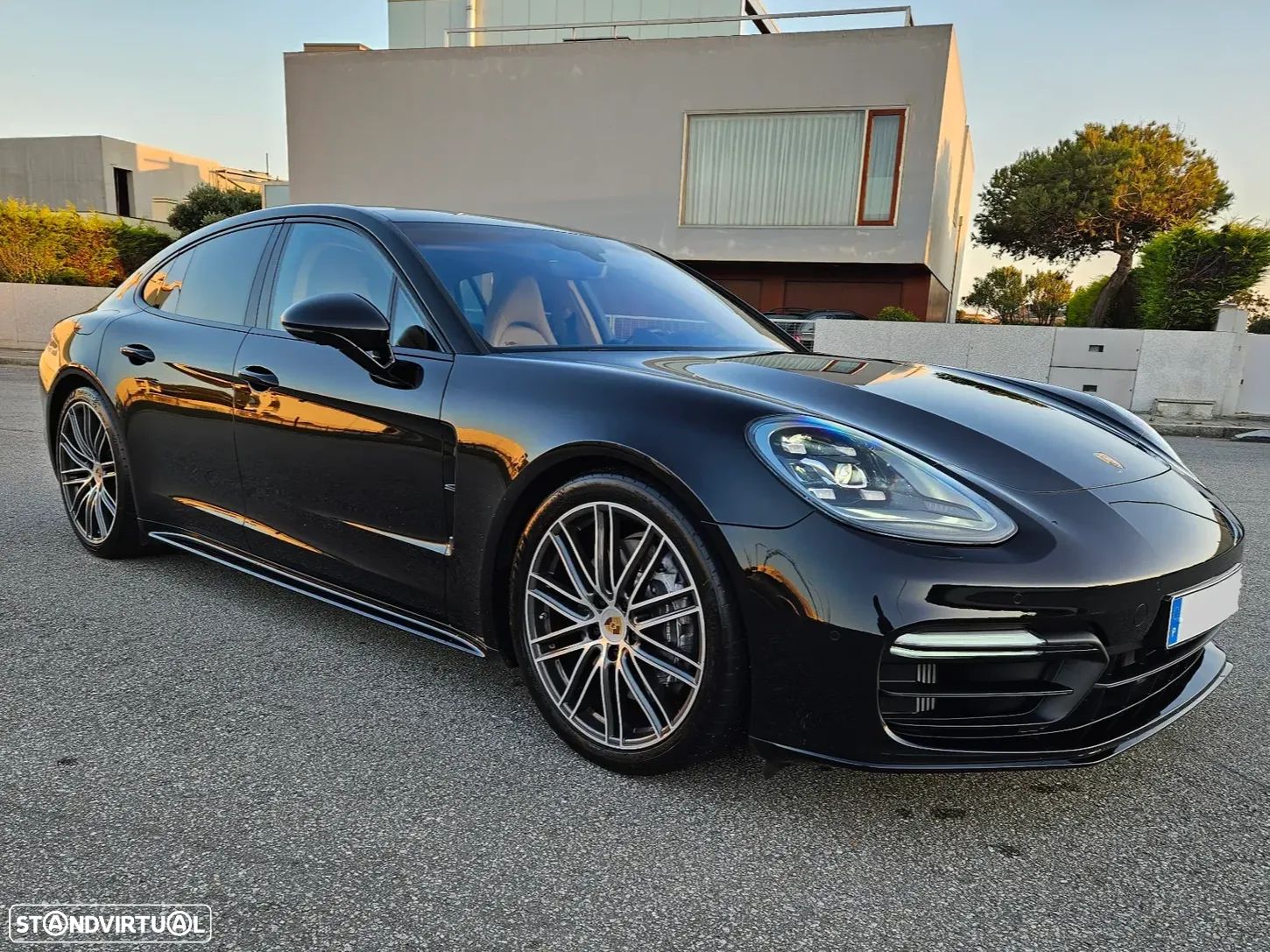 Porsche Panamera 4 E-Hybrid - 1