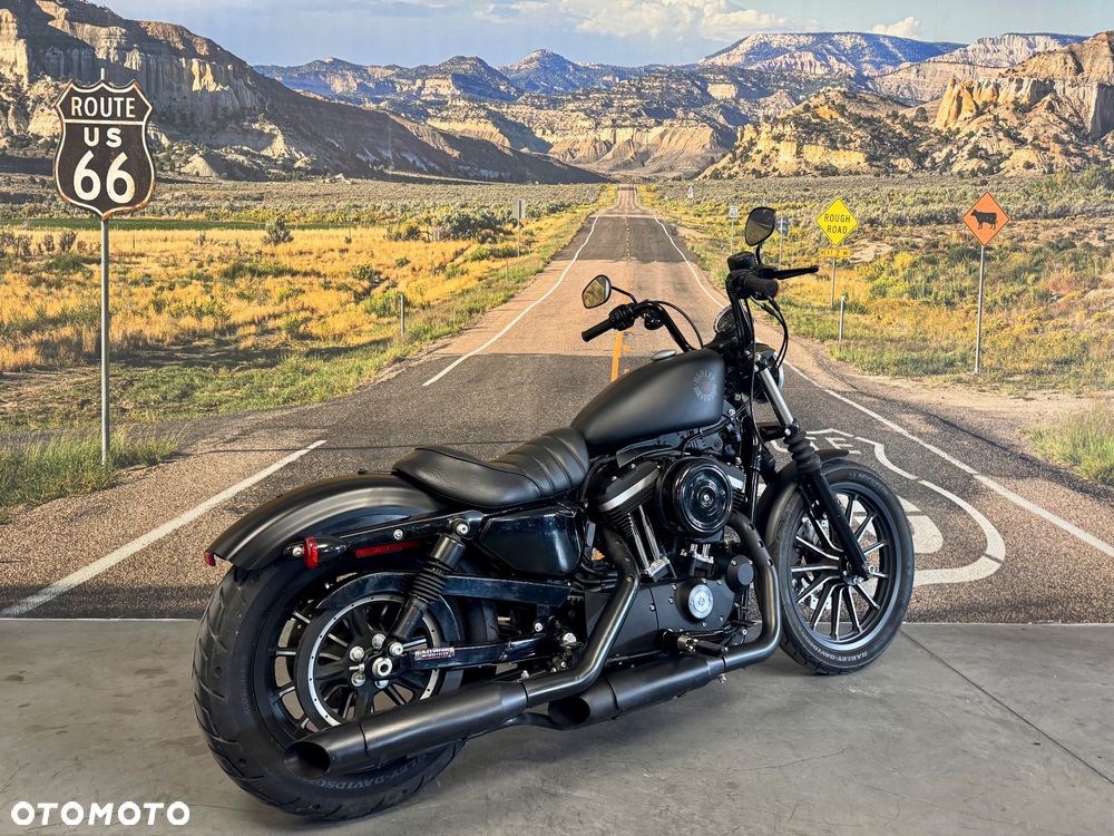 Harley-Davidson Sportster Iron 883 - 3
