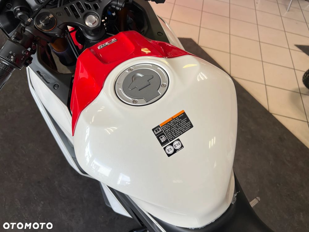 Yamaha R3 - 13