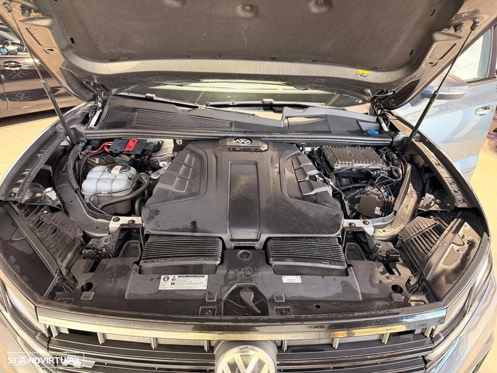 VW Touareg 3.0 TDI V6 R-Line - 40