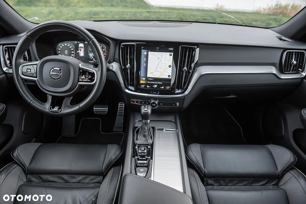 Volvo V60 T5 Geartronic R-Design - 29