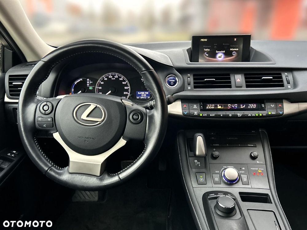 Lexus CT - 12