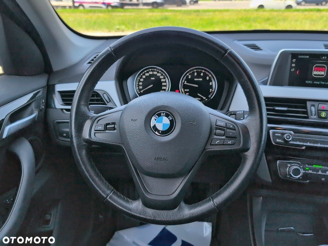 BMW X1 xDrive20i Advantage - 11