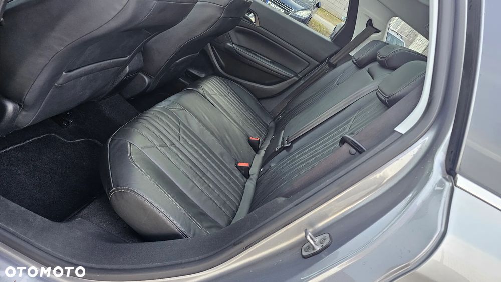 Peugeot 308 1.5 BlueHDi Allure Pack S&S EAT8 - 22