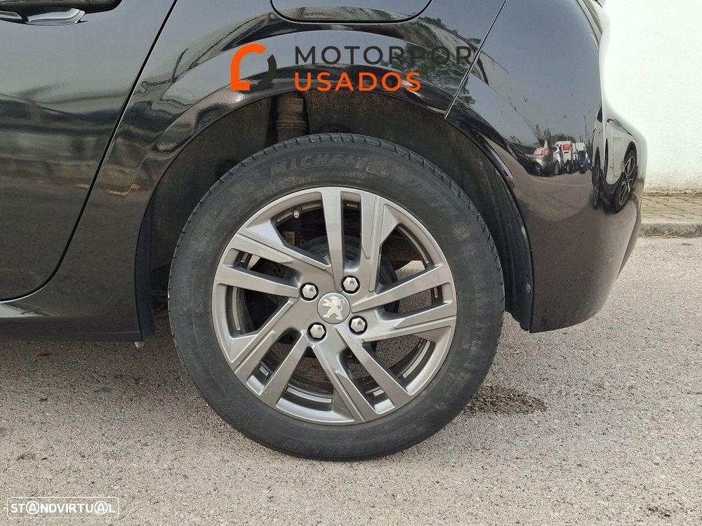 Peugeot 208 1.2 PureTech Active Pack - 11
