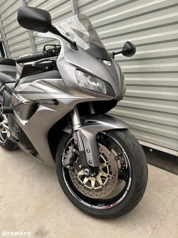 Honda CBR - 19