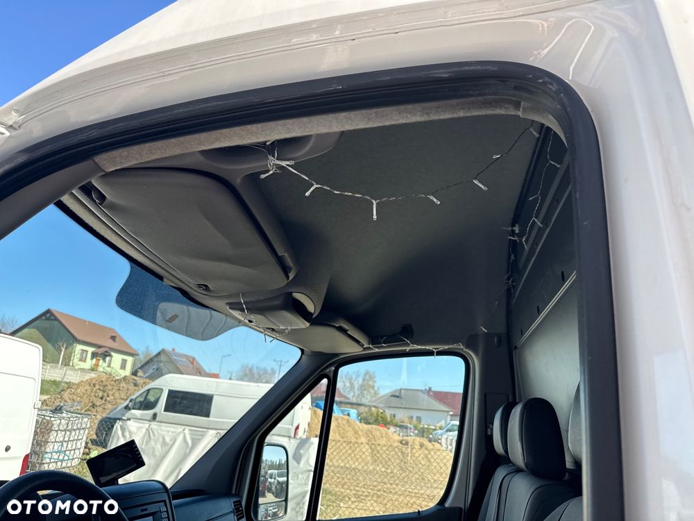 Volkswagen CRAFTER - 8