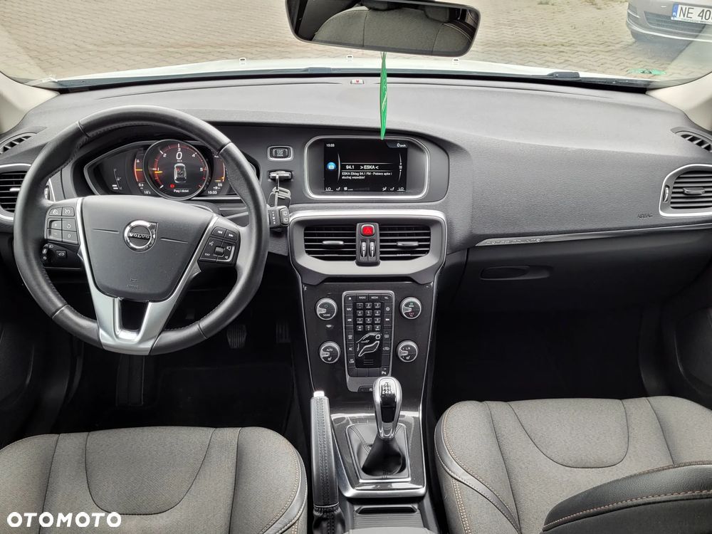 Volvo V40 Cross Country D2 Momentum - 28