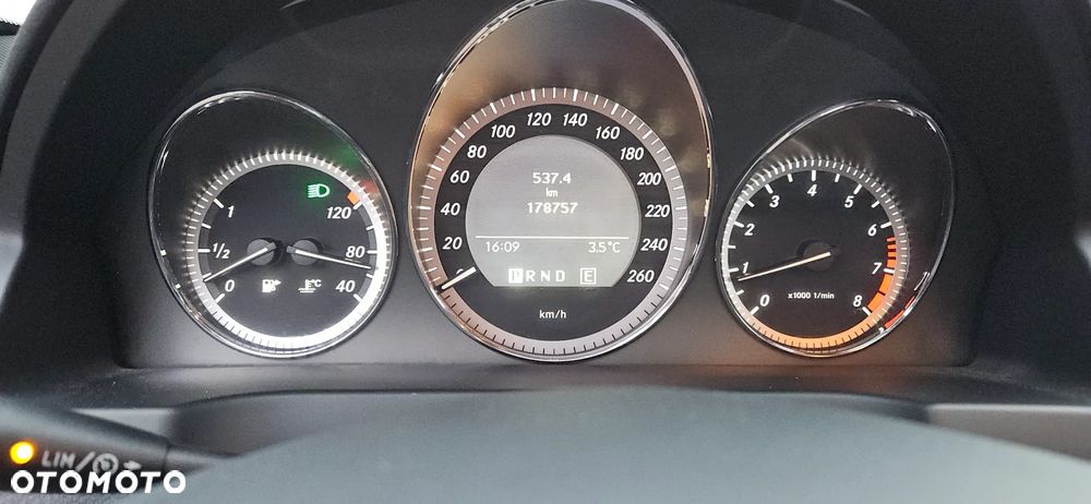 Mercedes-Benz Klasa C 180 T CGI Automatik BlueEFFICIENCY Avantgarde - 30
