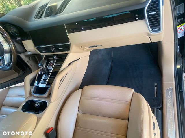 Porsche Cayenne E-Hybrid Platinum Edition - 22
