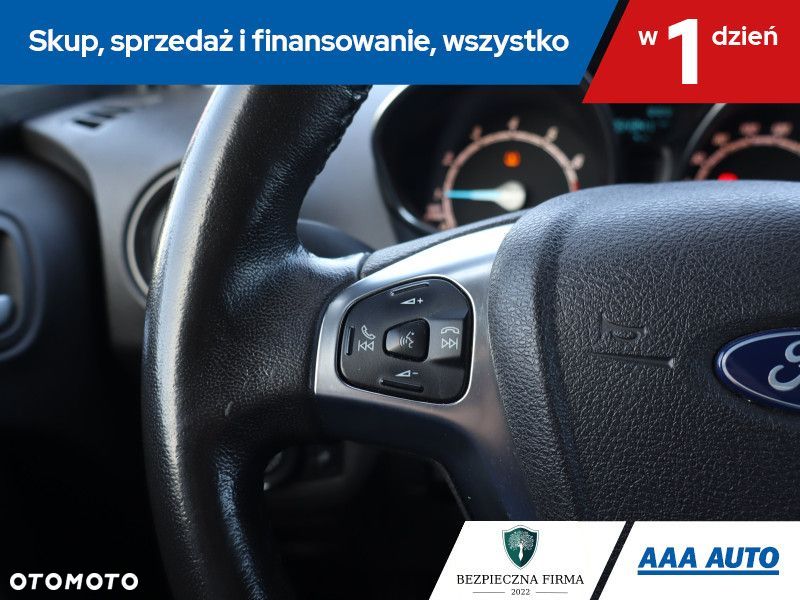 Ford Tourneo Courier - 17