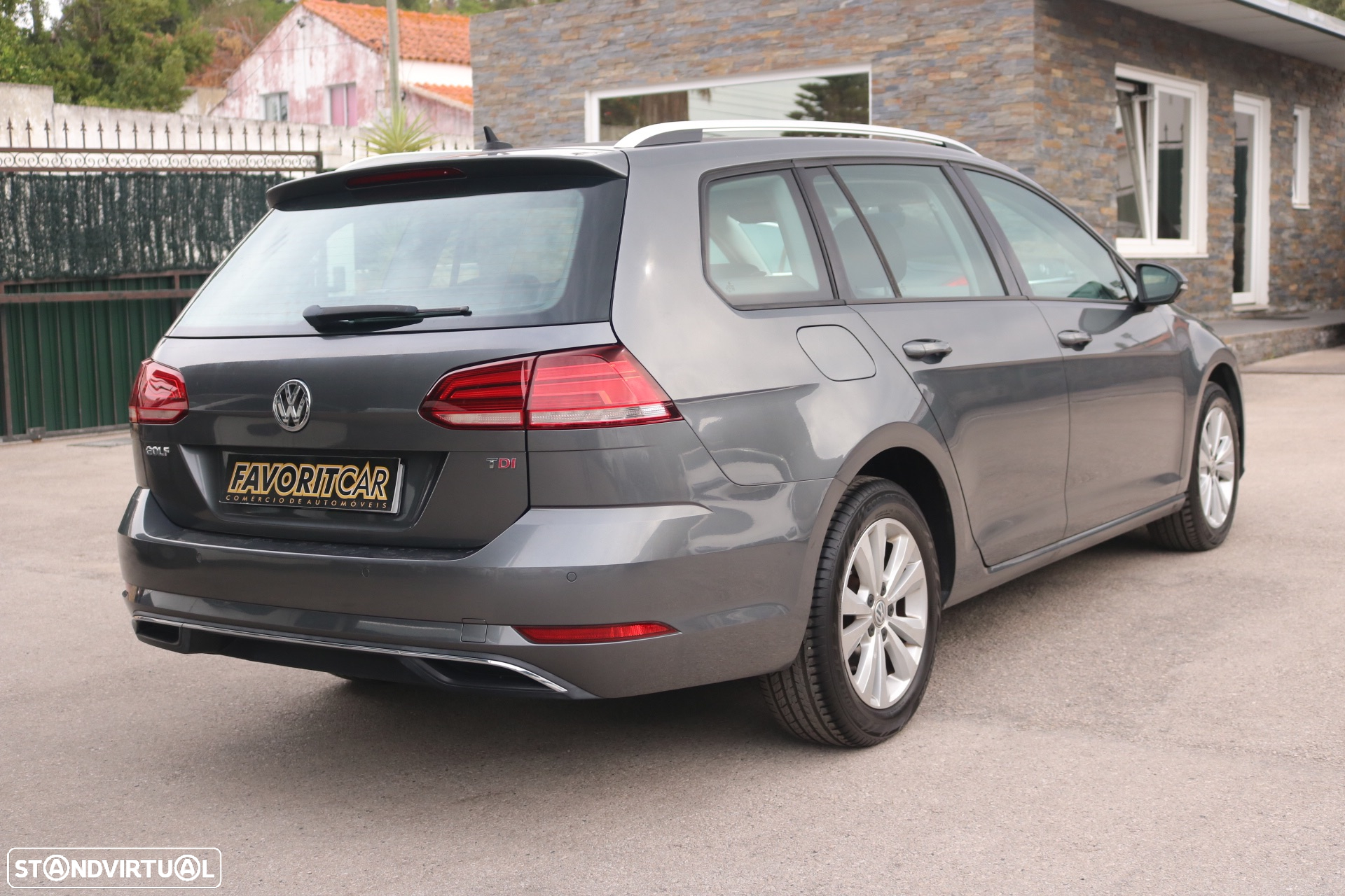 VW Golf Variant 1.6 TDi Highline - 3