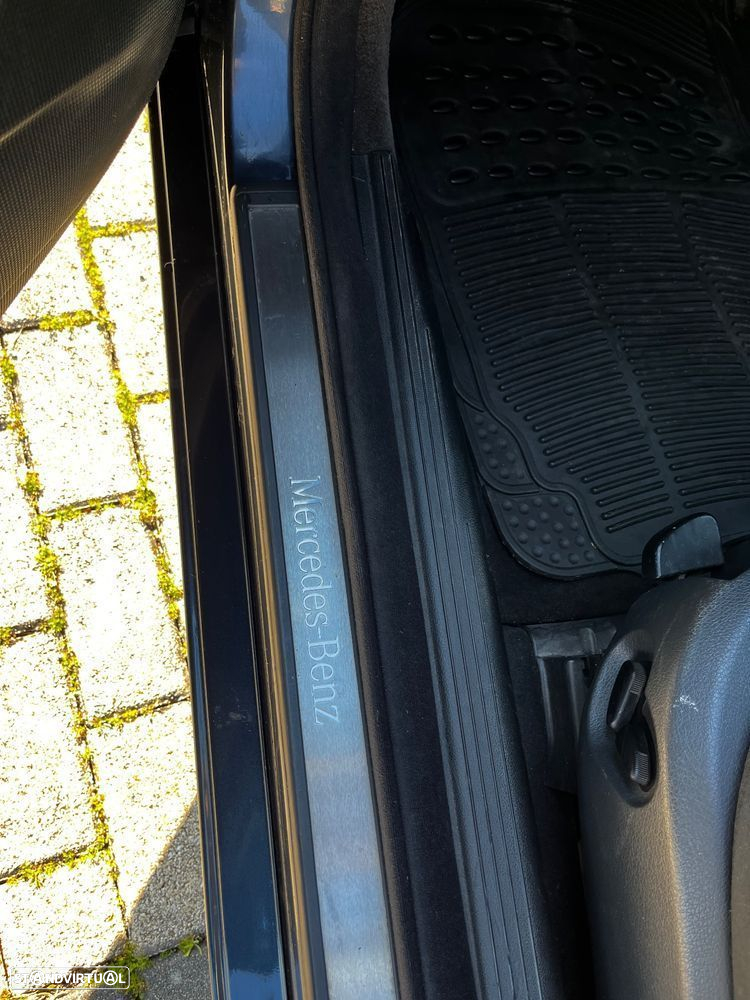 Mercedes-Benz 220 - 17