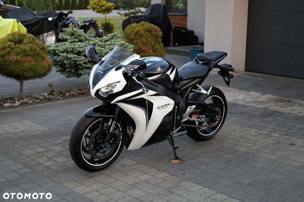 Honda CBR - 3
