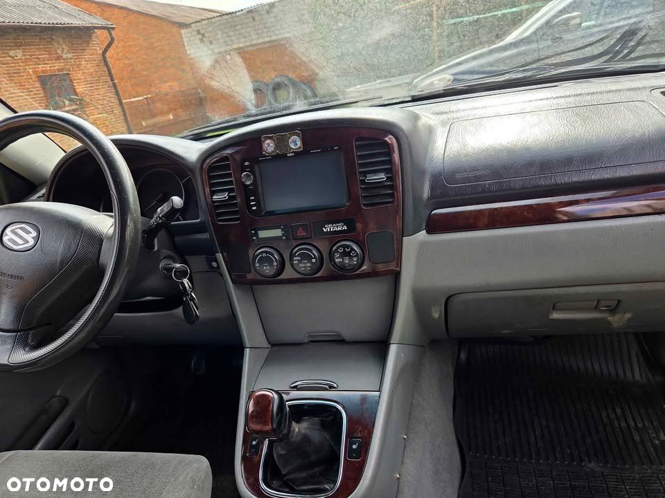 Suzuki Grand Vitara 2.7 V6 - 17