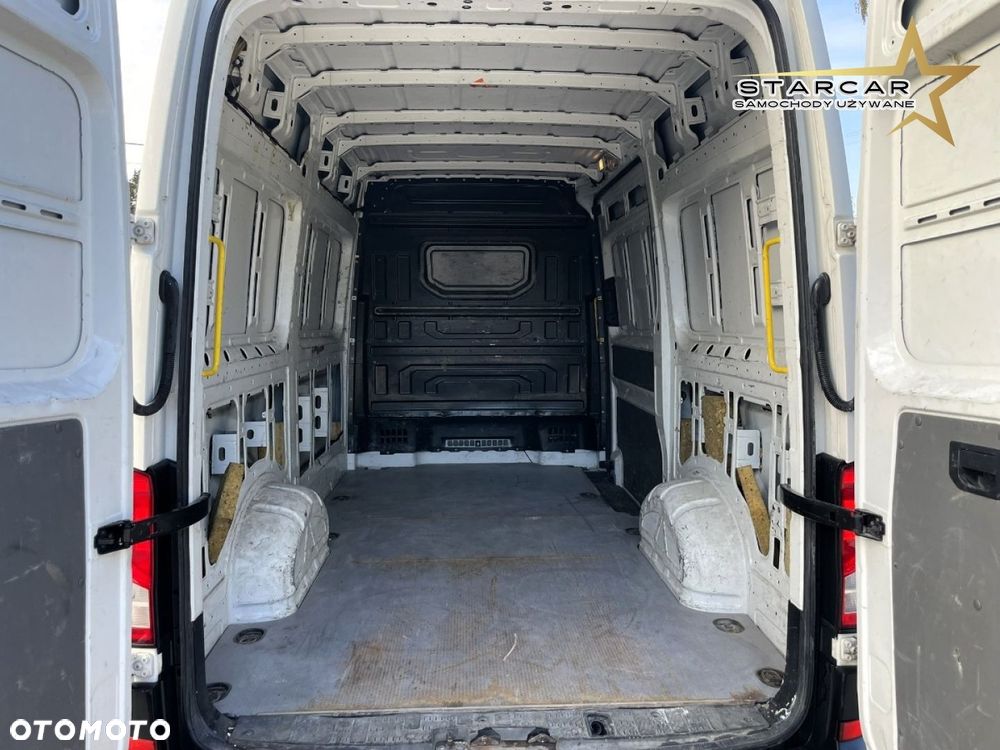 Volkswagen Crafter - 13