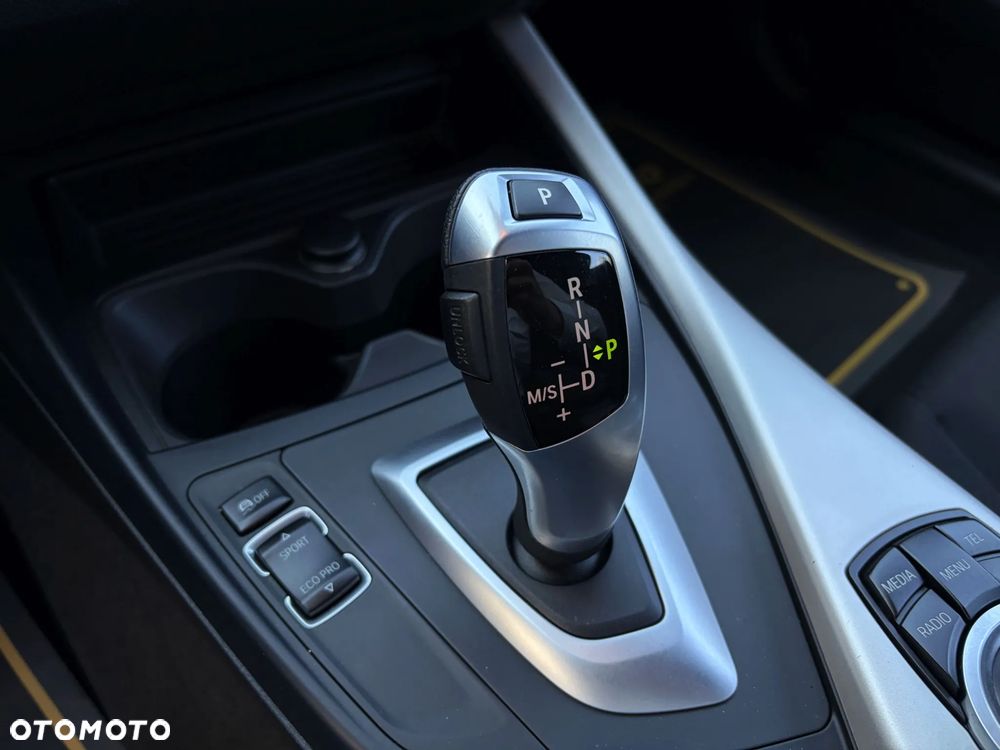 BMW Seria 1 118d Sport Line - 31
