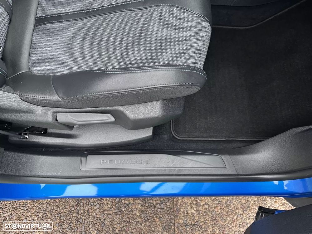 Peugeot 3008 PureTech 130 Stop & Start GPF Allure Pack - 47