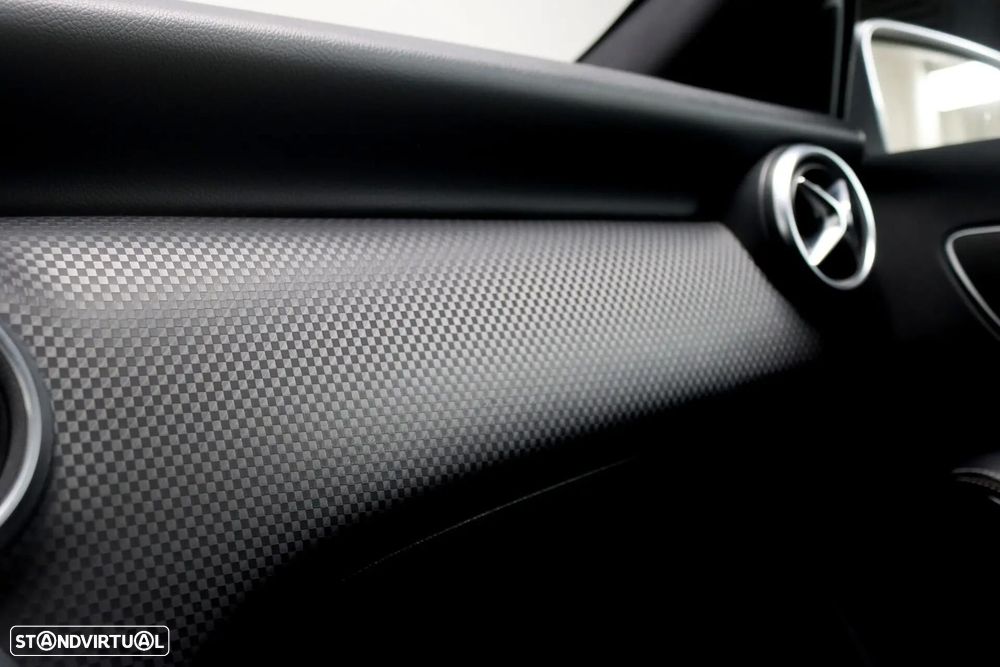 Mercedes-Benz A 180 d AMG Line - 28