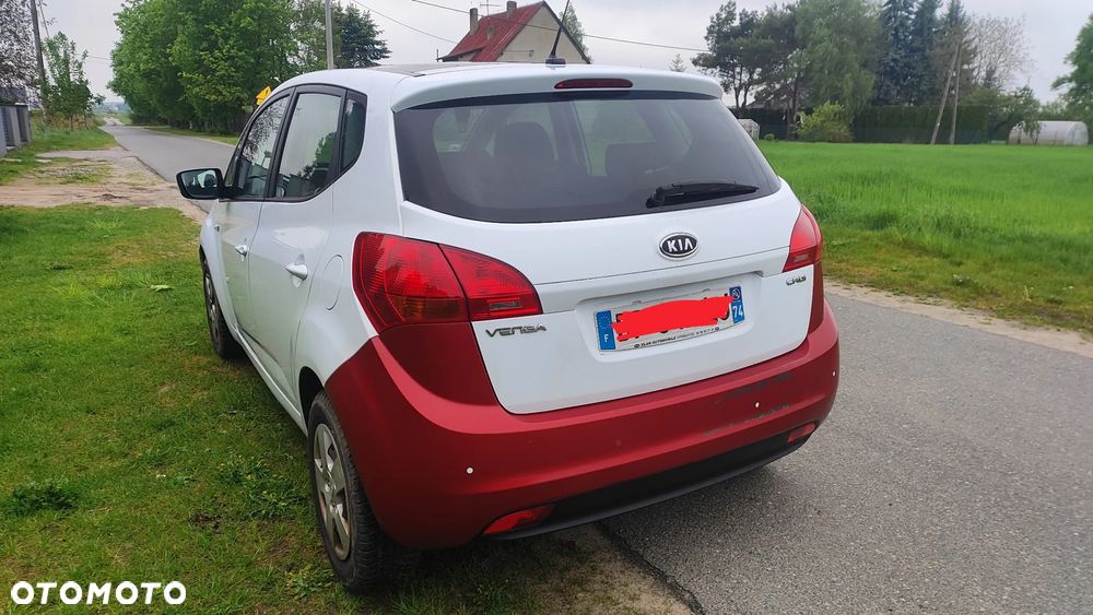 Kia Venga - 4