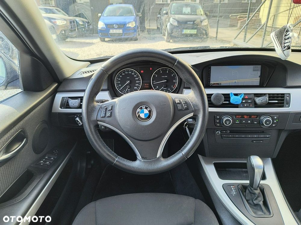 BMW Seria 3 318i - 13