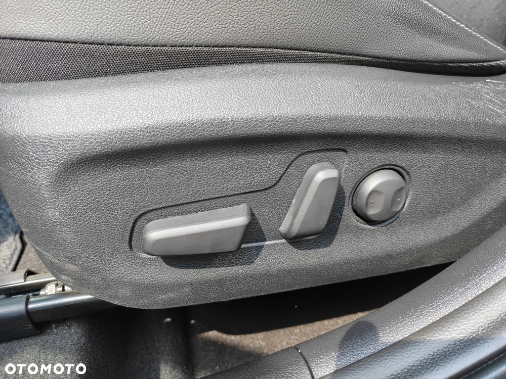 Kia Niro 1.6 GDI Hybrid Business Line - 17