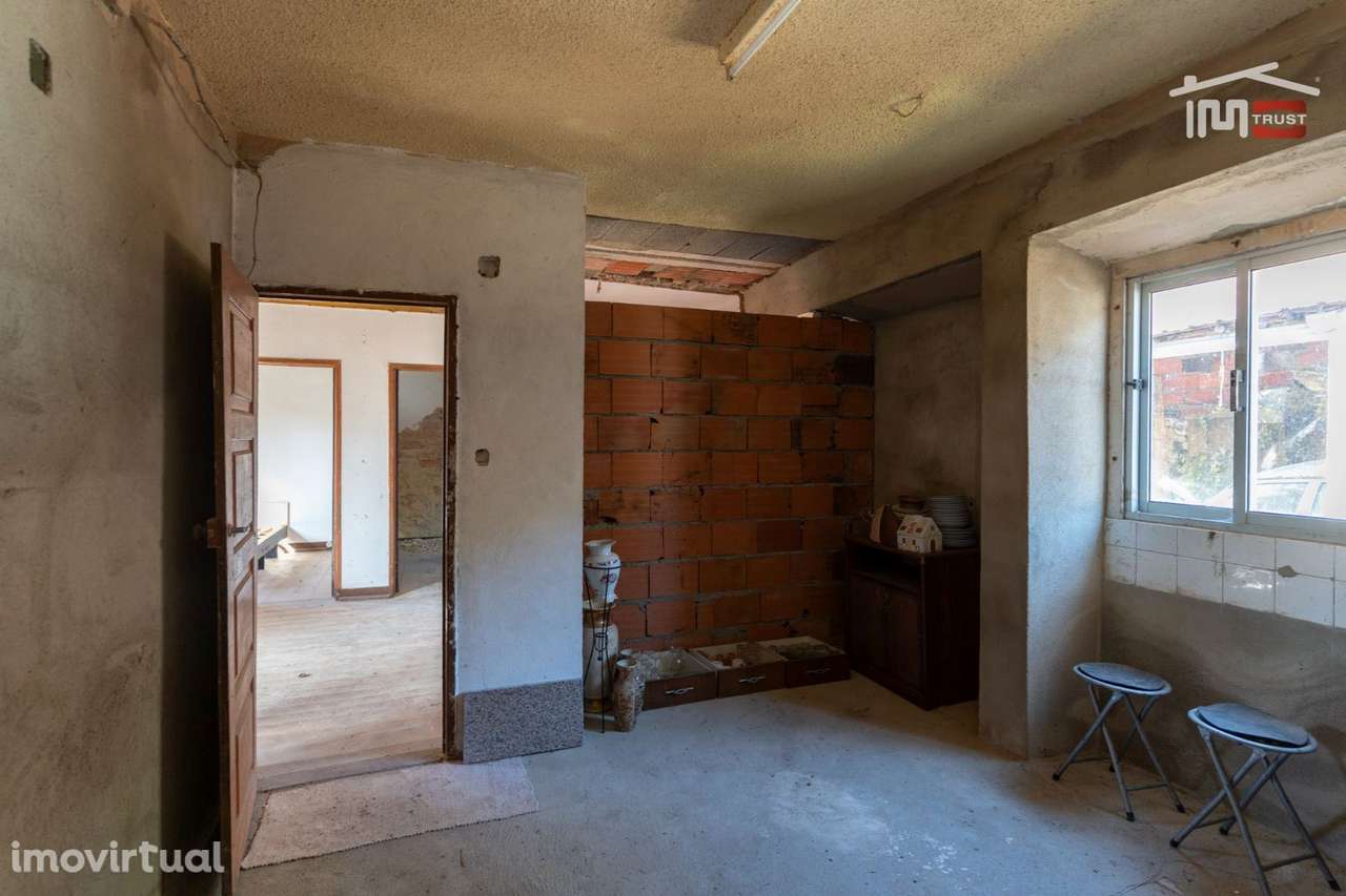 Moradia para recuperar em Bezerra, Porto de Mós - Grande imagem: 5/37