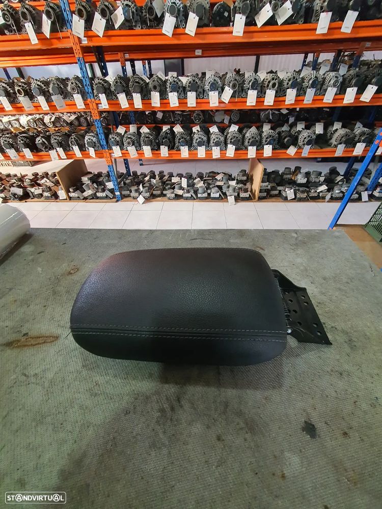 APOIO DE BRAÇO HYUNDAI I30 / 84660G4000 - 1