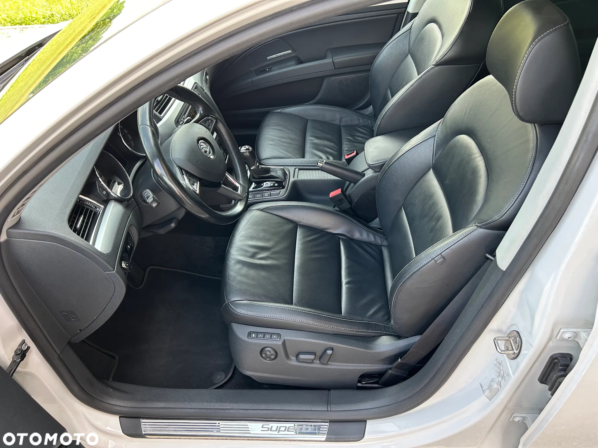 Skoda Superb 2.0 TDI DSG Ambition - 20