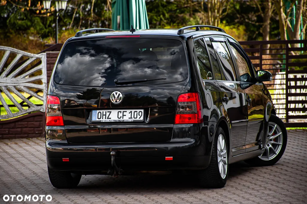 Volkswagen Touran - 16