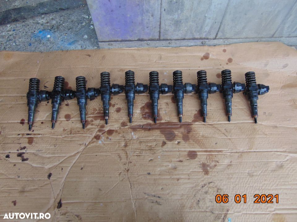 Injectoare VW Phaeton 5.0 Touareg 5.0 v10 tdi injector dezmembrez - 1